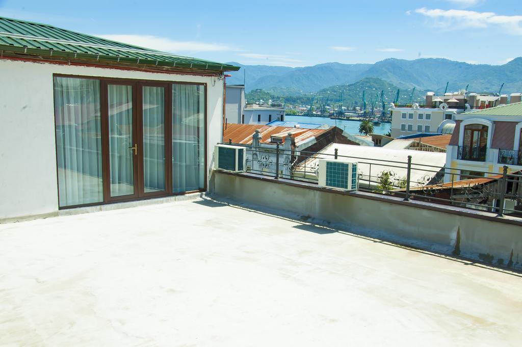 Guest House Gantiadi Batoemi Buitenkant foto